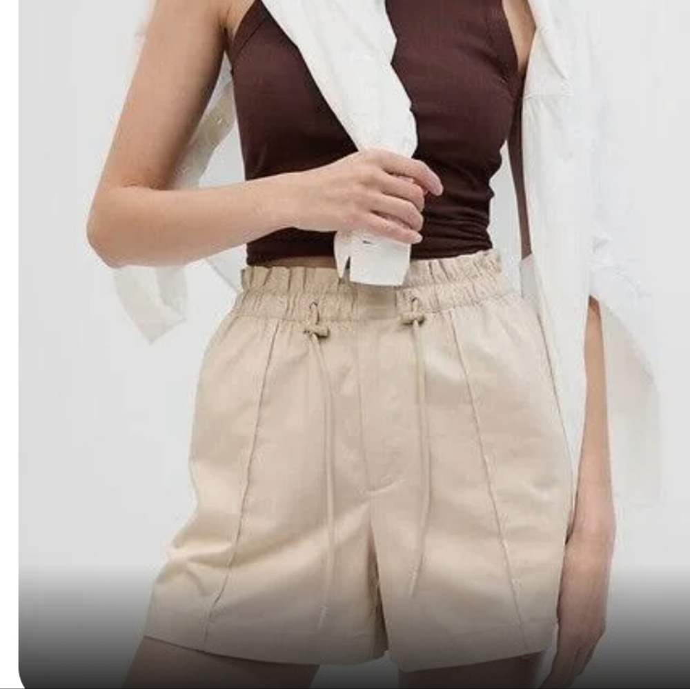 Gap Tan bungee waist shorts xxl